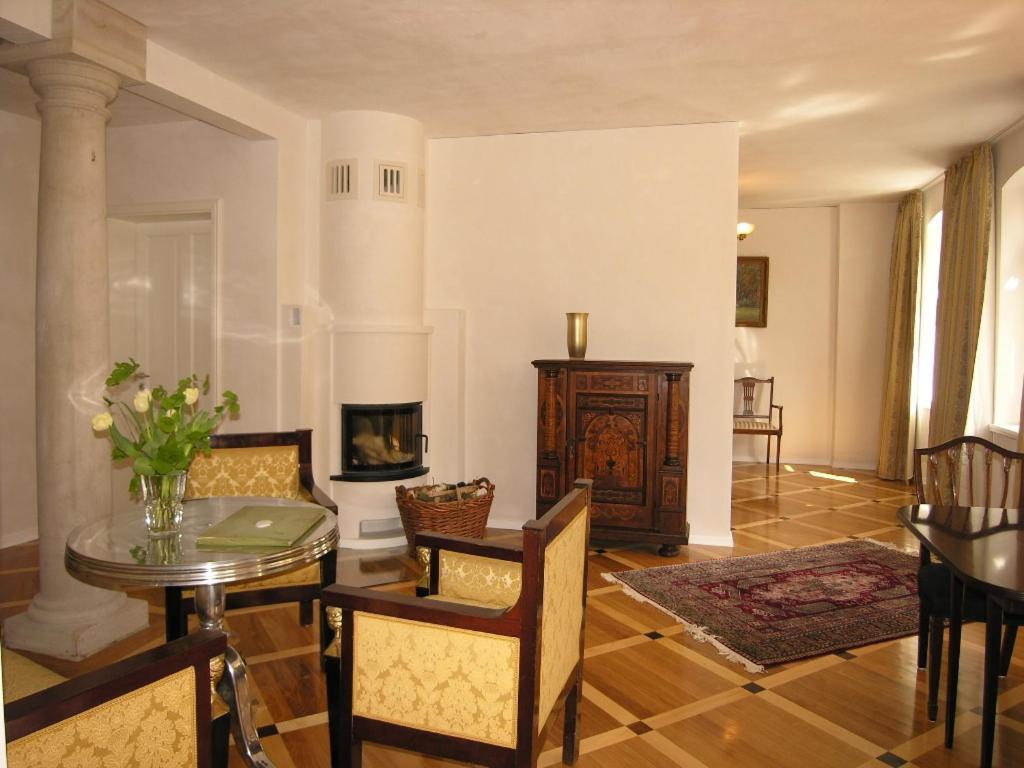 Apartmenthaus Albrechtsburg Бад-Шандау Номер фото